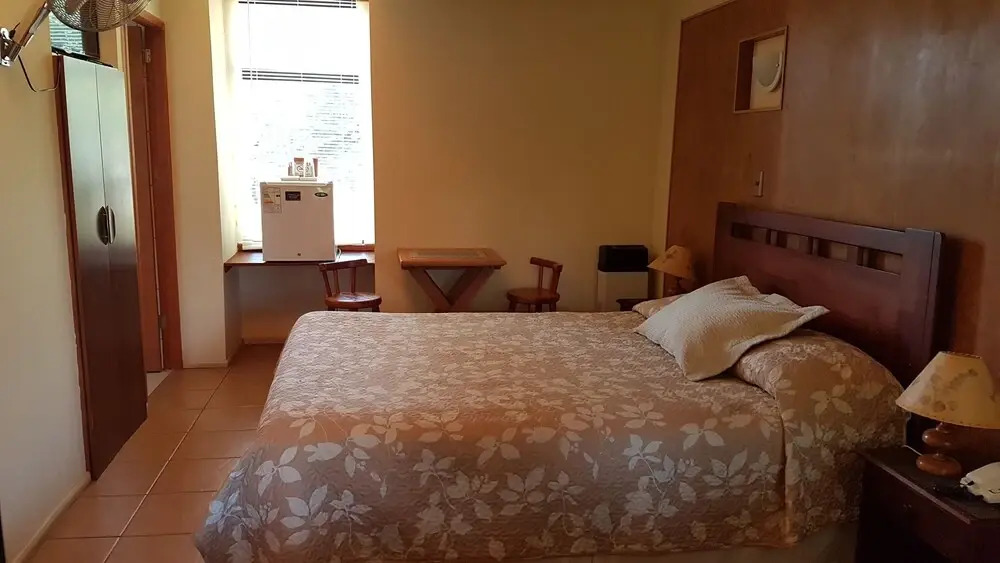 Hotel y Apart Dos Castaños