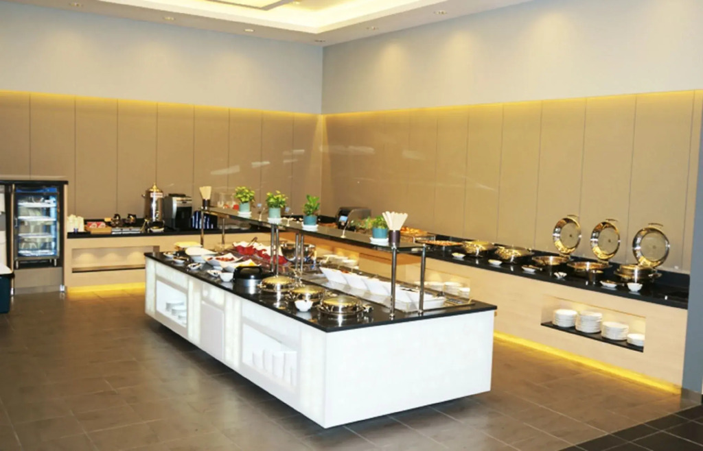 Phoenix Park Resort, Hotel & Condominium
