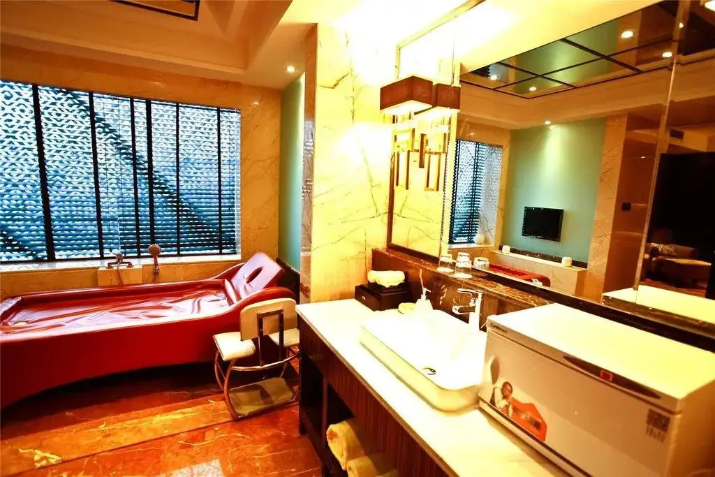 Celebrity Upper Class Hotel