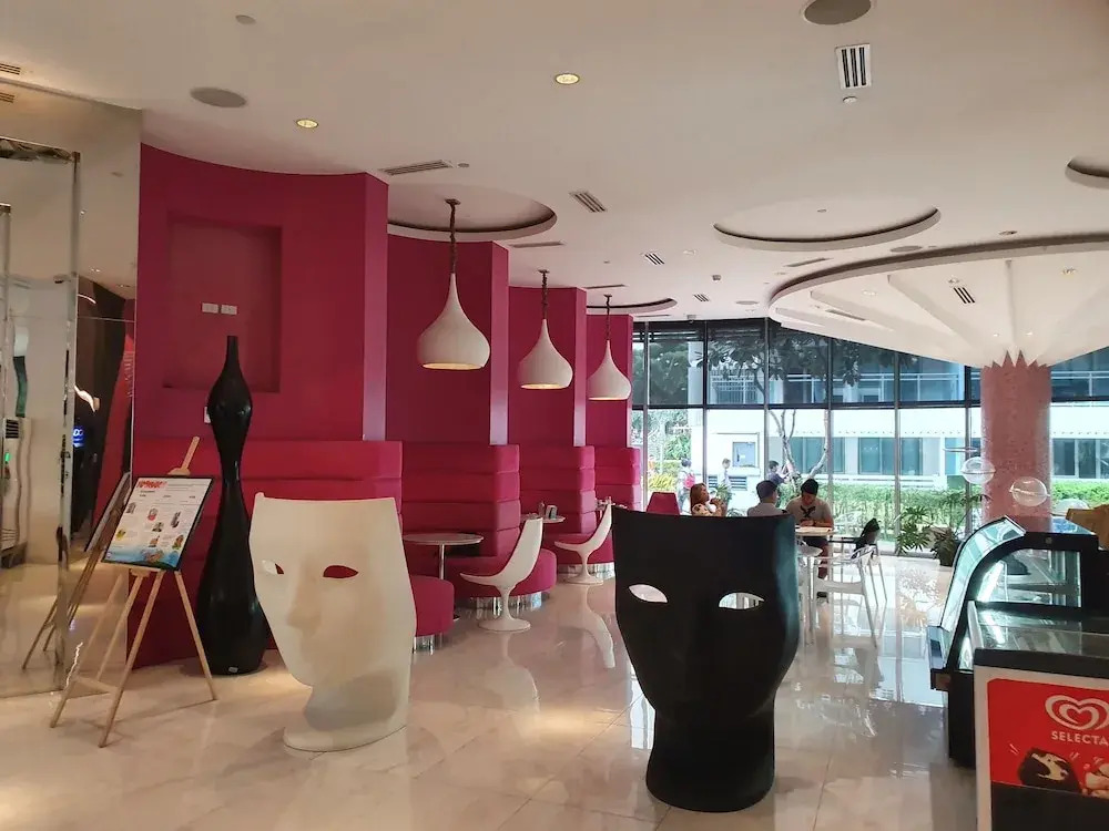 Manila Urban Resort at Azure