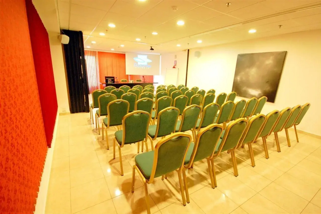 Hotel Adonis Plaza