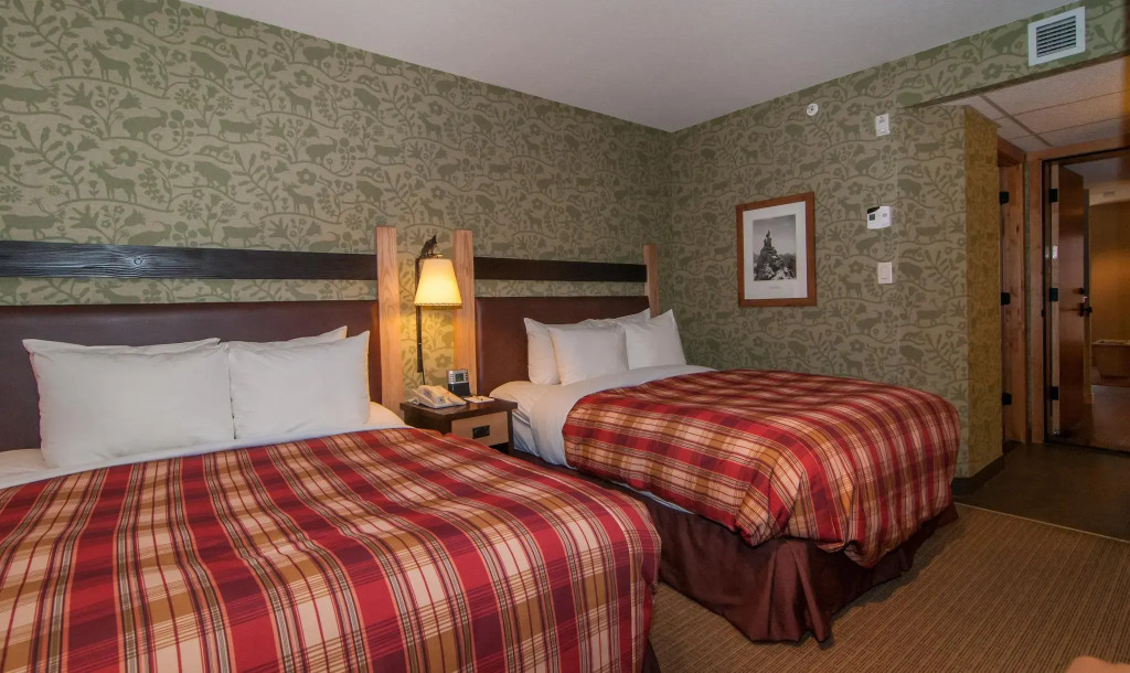 Fox Hotel and Suites