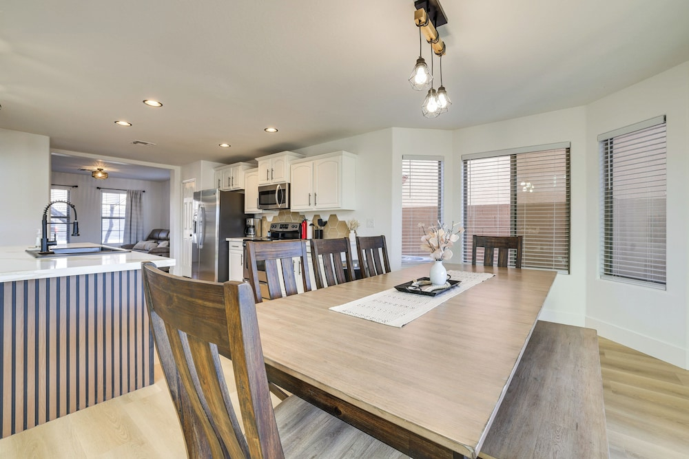 Spacious San Tan Valley w/ Private Outdoor Oasis