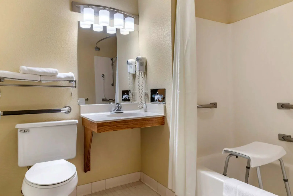Coratel Inn and Suites By Jasper River Falls