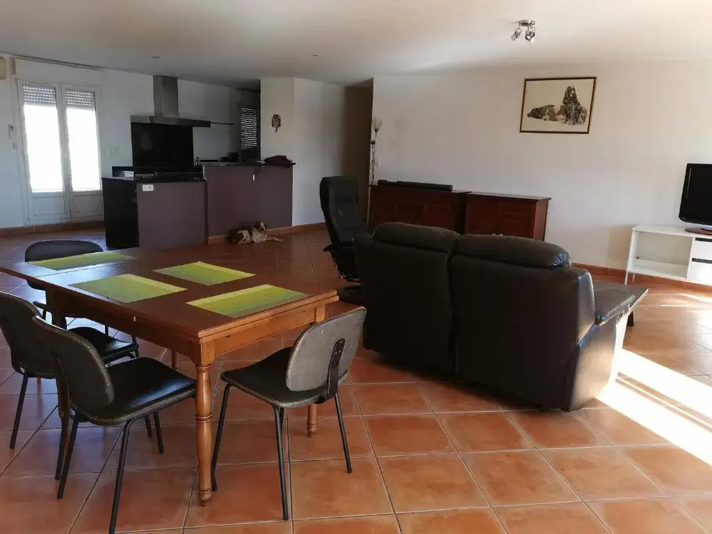 HéBERGEMENT 110 MèTRES CARRéS AVEC TERASSE