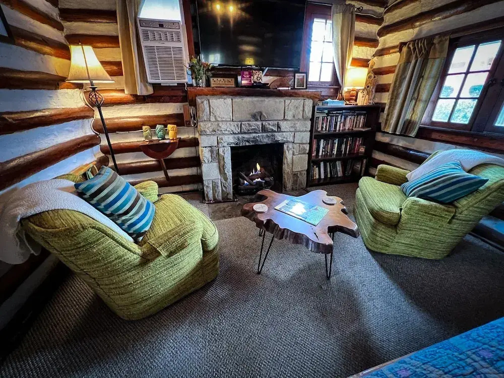 Sherwood Court Cottages & Guest Rooms