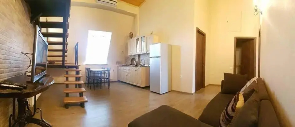 A home 4U with Panoramic view near Freedom Square