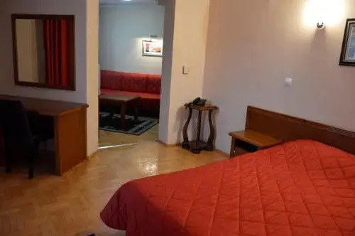 Hotel Drama