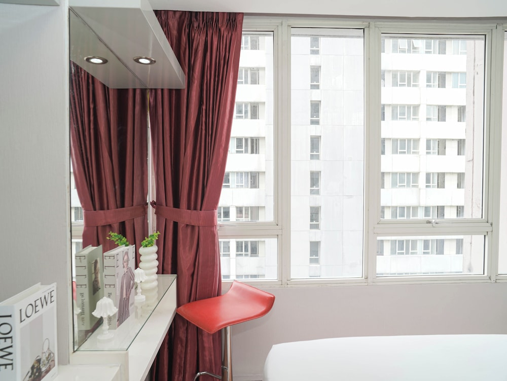 Serene Red Vibe 2Br At Apartment Nifarro Park