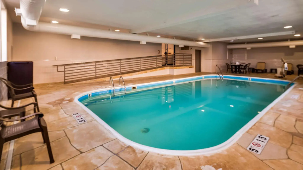 Best Western Plus Bourbonnais Hotel & Suites