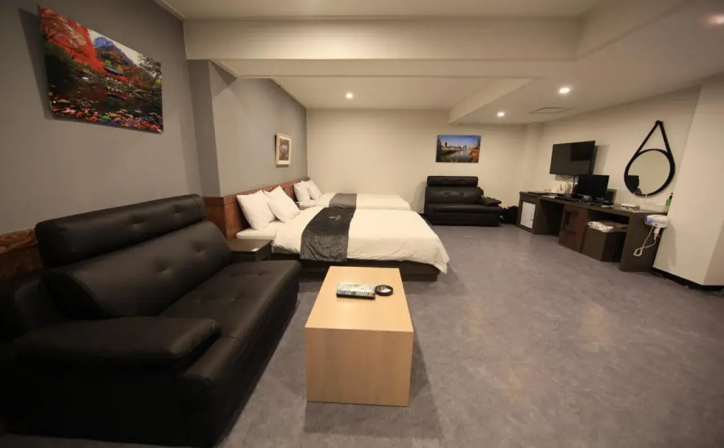 Line Hotel