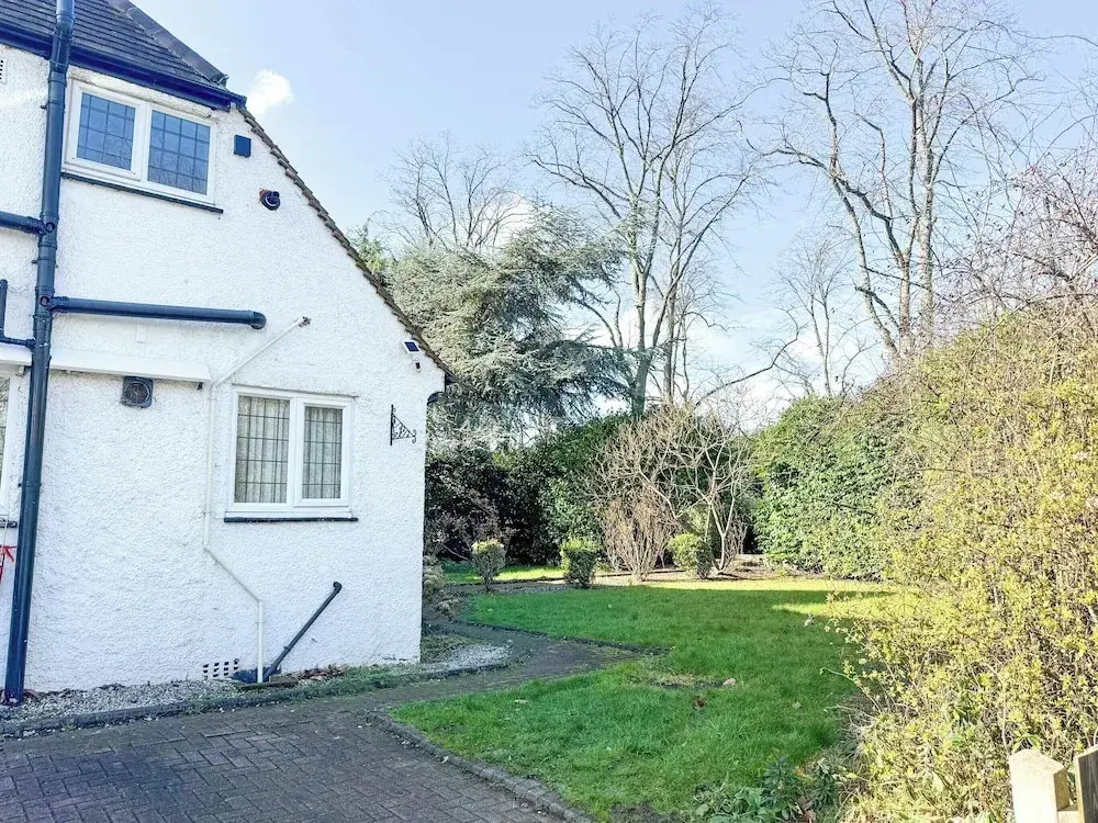 Large 8 Bedroom House in Edgbaston