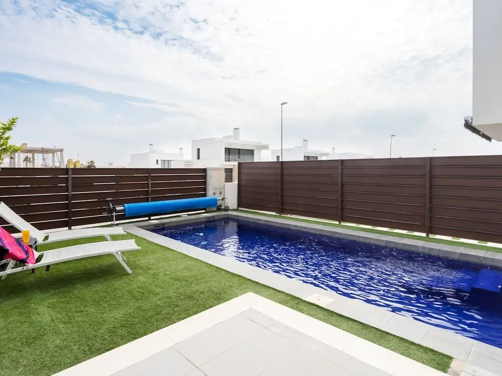 Airy Villa near Golf & Dining