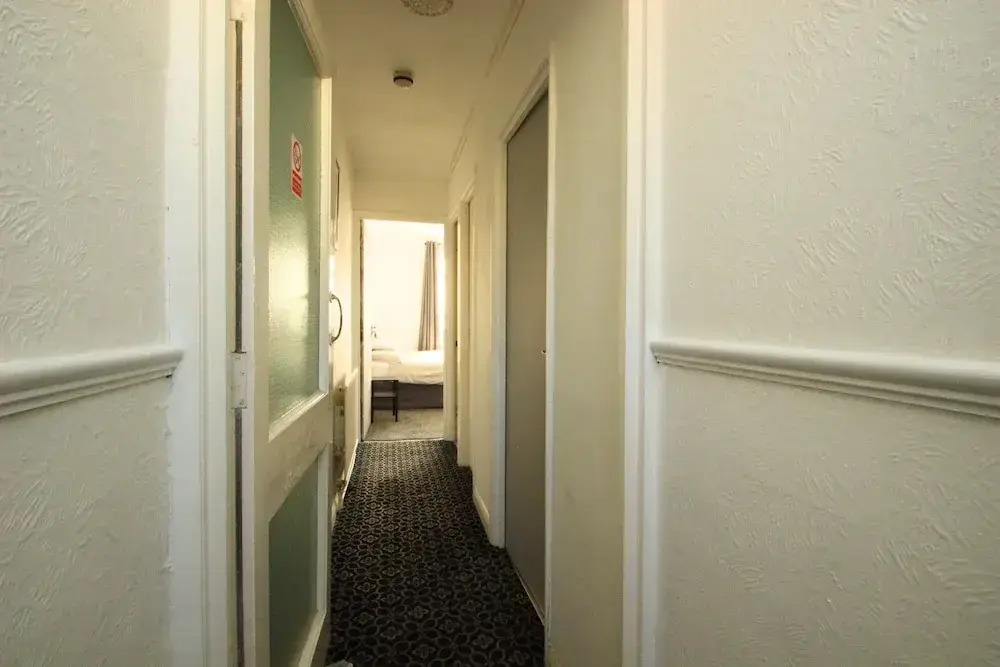 OYO Hotel 33