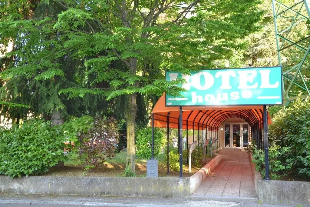 Bijou House