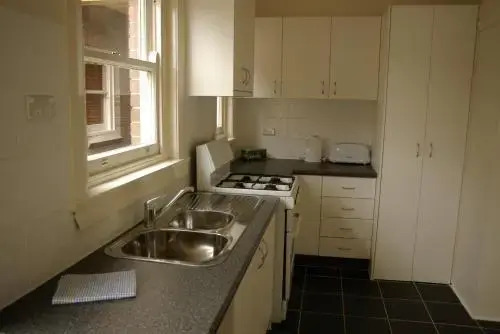 Accommodation Sydney Rockdale - 2 Bdr Pet Friendly Budget Apartment