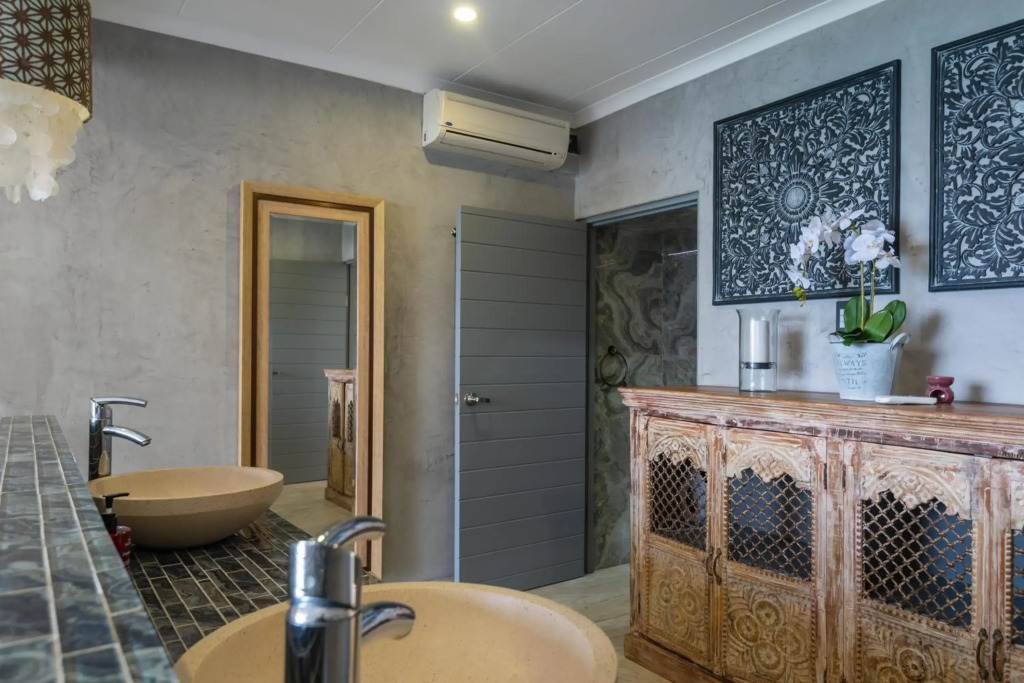 Sea front designer apartment