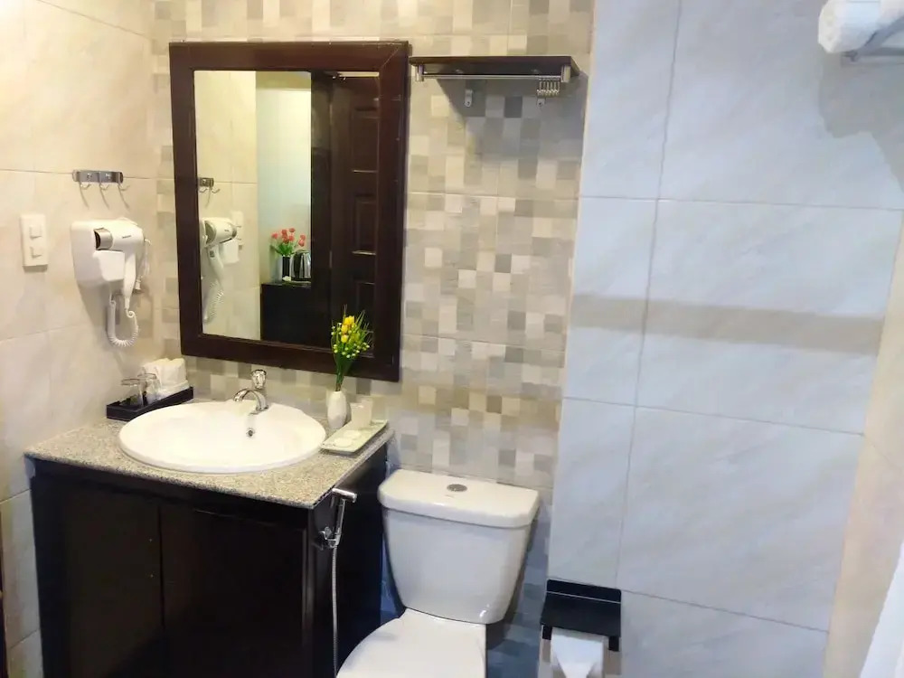 Venezia Suites Hotel Iloilo