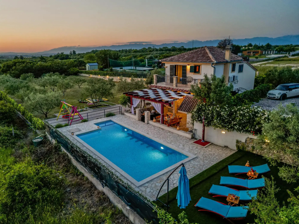 Villa Noa in Zadar with 3 bedrooms and 2 bathrooms