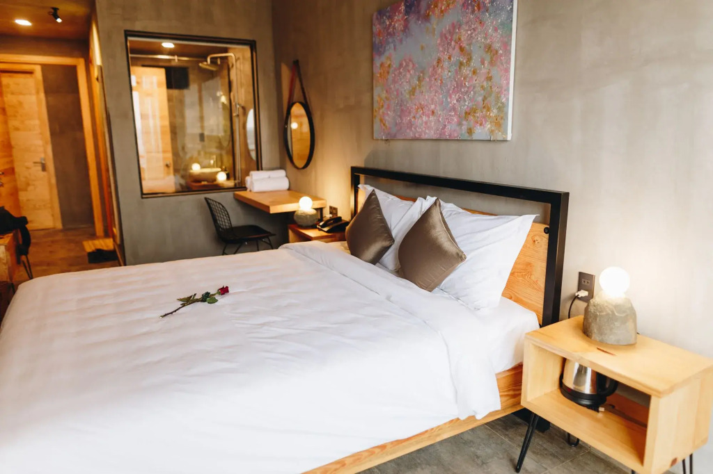 The Dalat Shelter