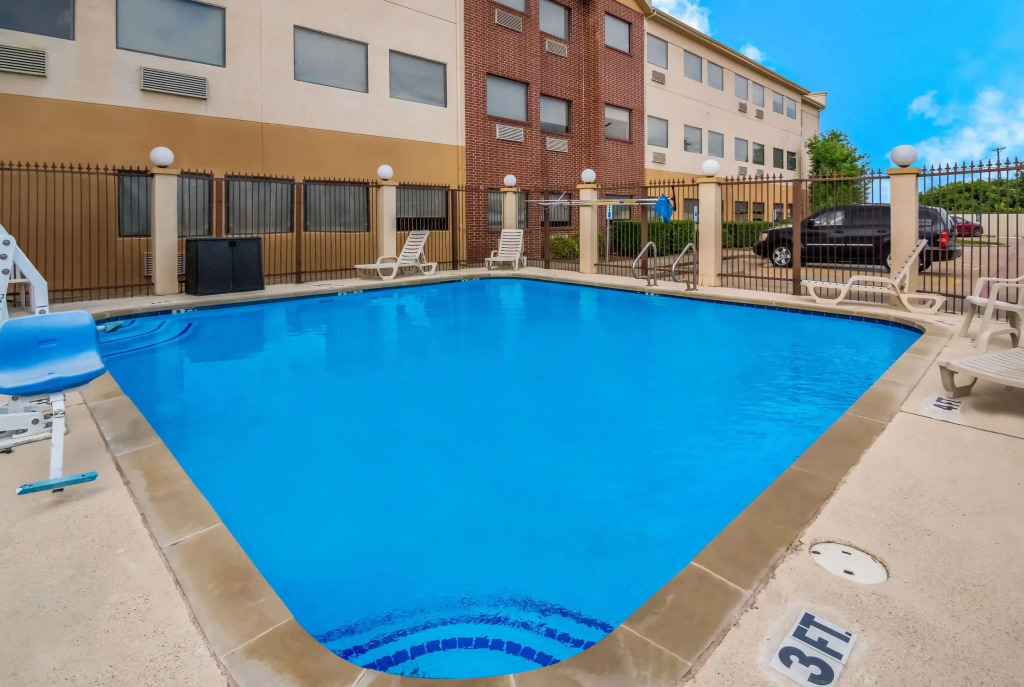 Quality Inn & Suites Waco North