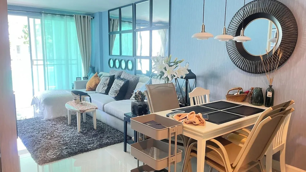 1 Bedroom Beachside Condo in Cha-am
