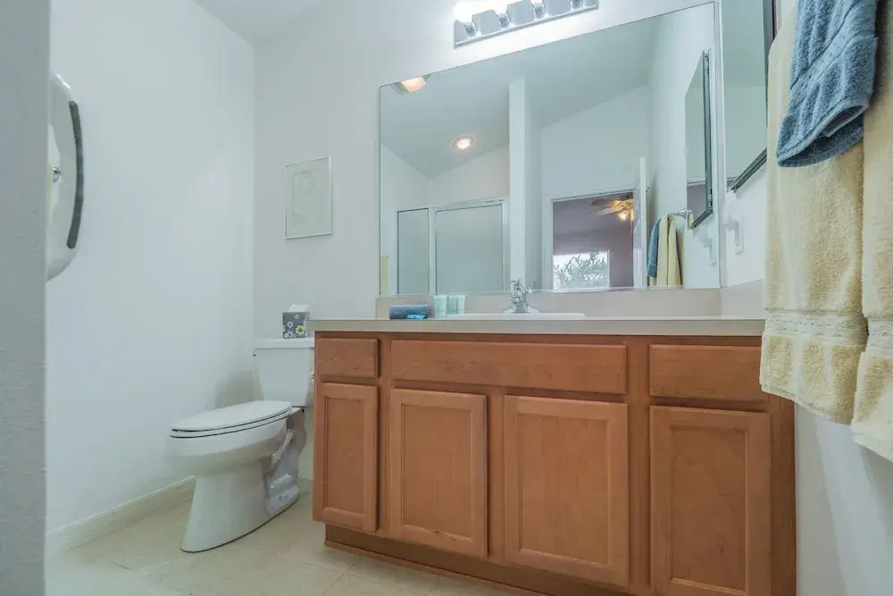 Audrey Lane 555 by White Pelican VR