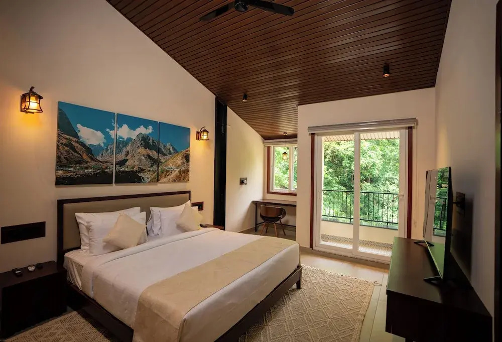 The Big Bridge- A Boutique Hotel On A Bridge