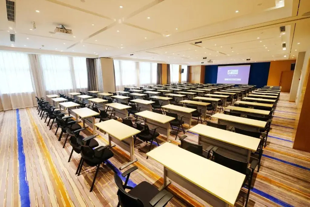 Holiday Inn Express Lishui City Center