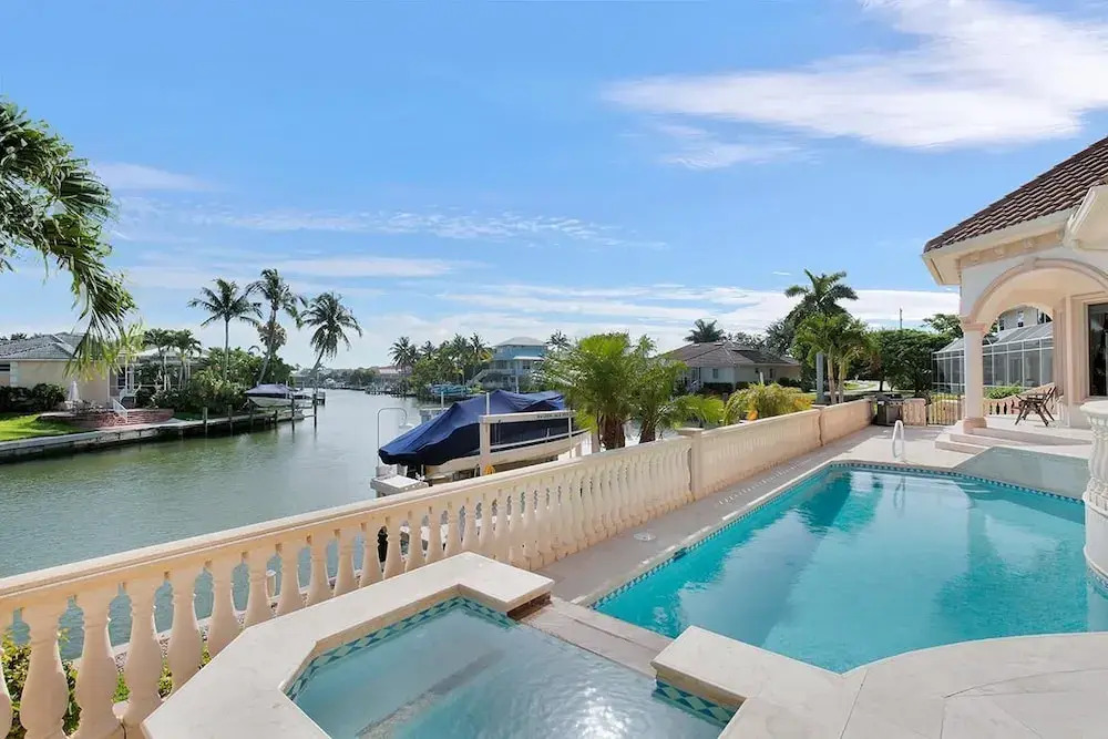 SPIN509 4 Bedroom Holiday Home by Marco Naples Vacation Homes