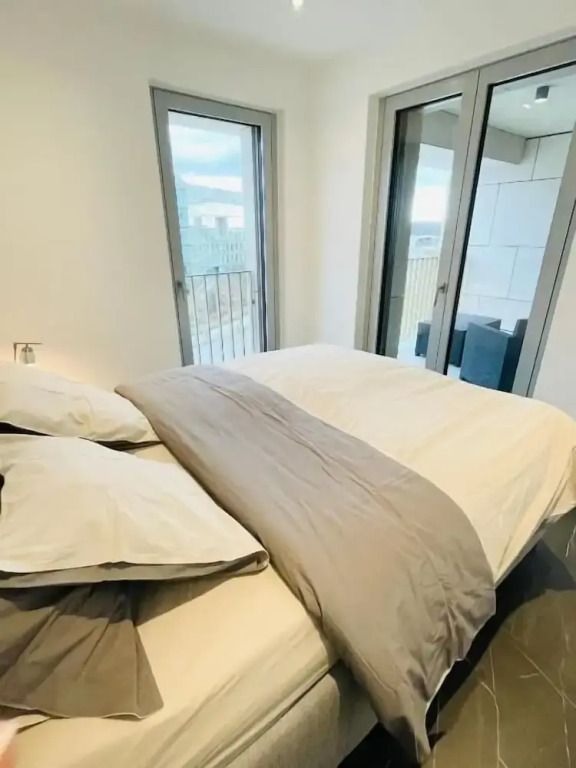 Luxury Flat with Parking & Large Terrace