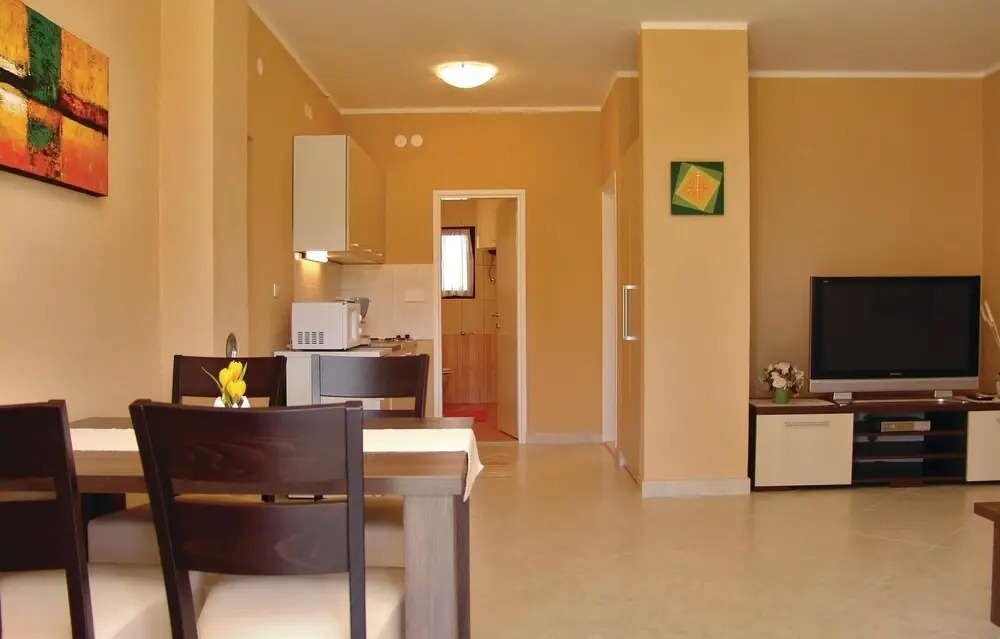 Awesome Home in Porec With Wifi and 2 Bedrooms