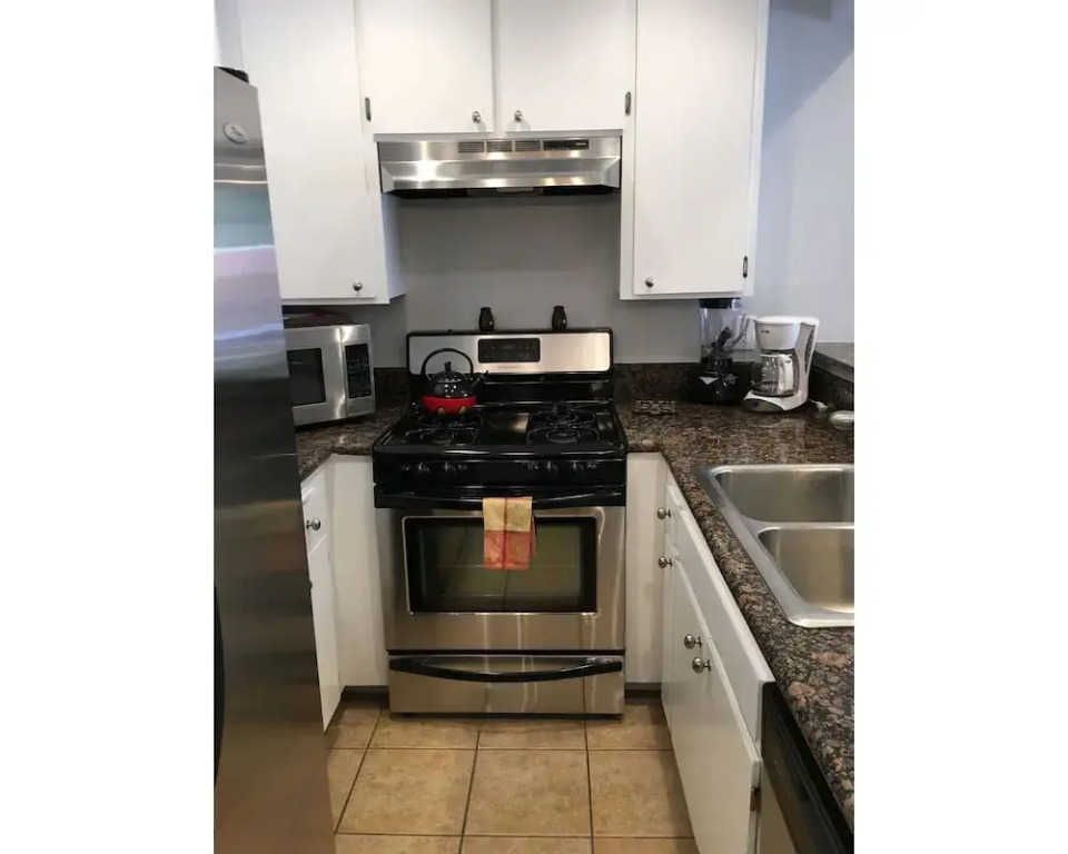 Arendelle 2 Bedrooms 1.5 Bathroom Condo