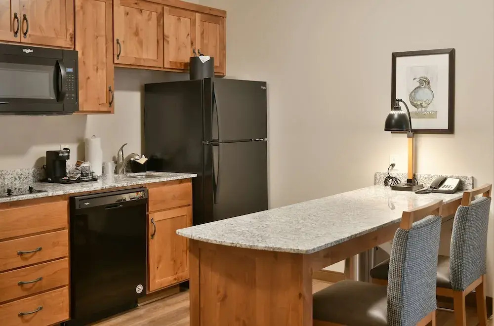 GrandStay Hotel & Suites