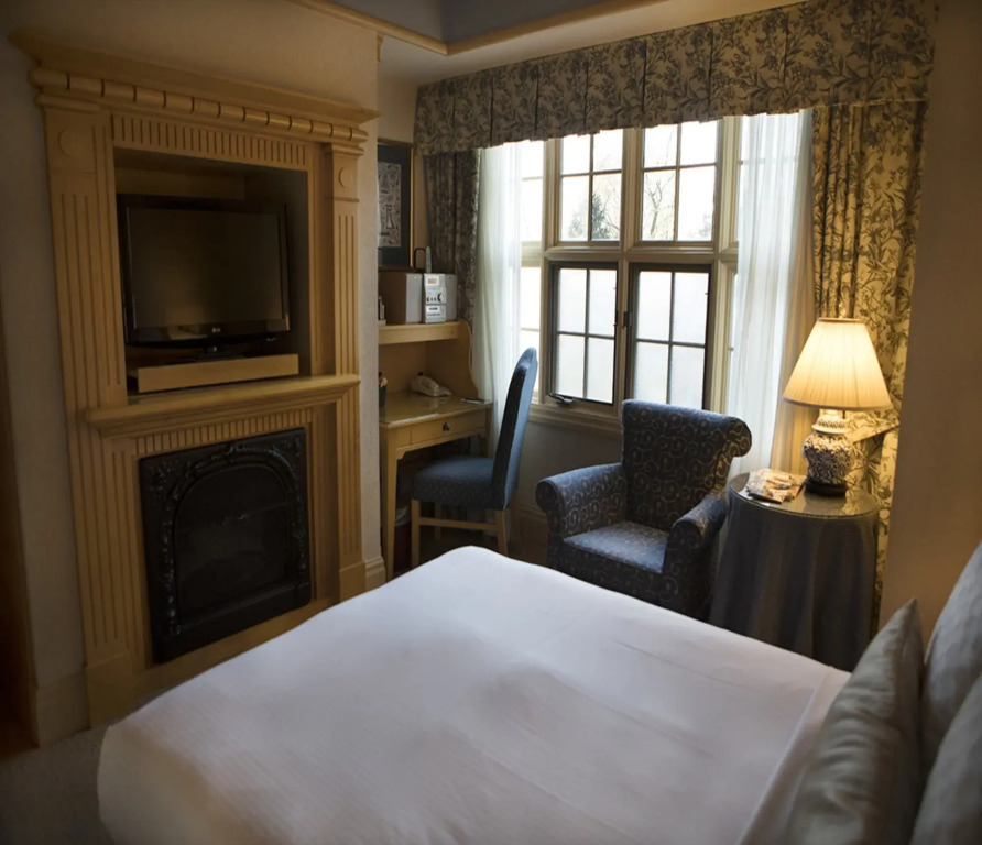 Old Mill Toronto Hotel