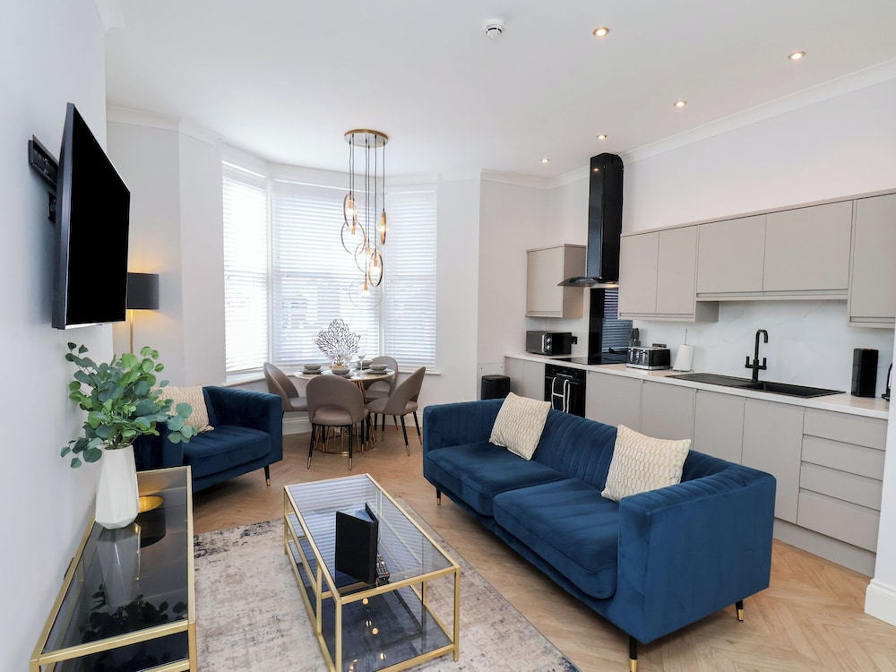 The Salisbury Apartment 301