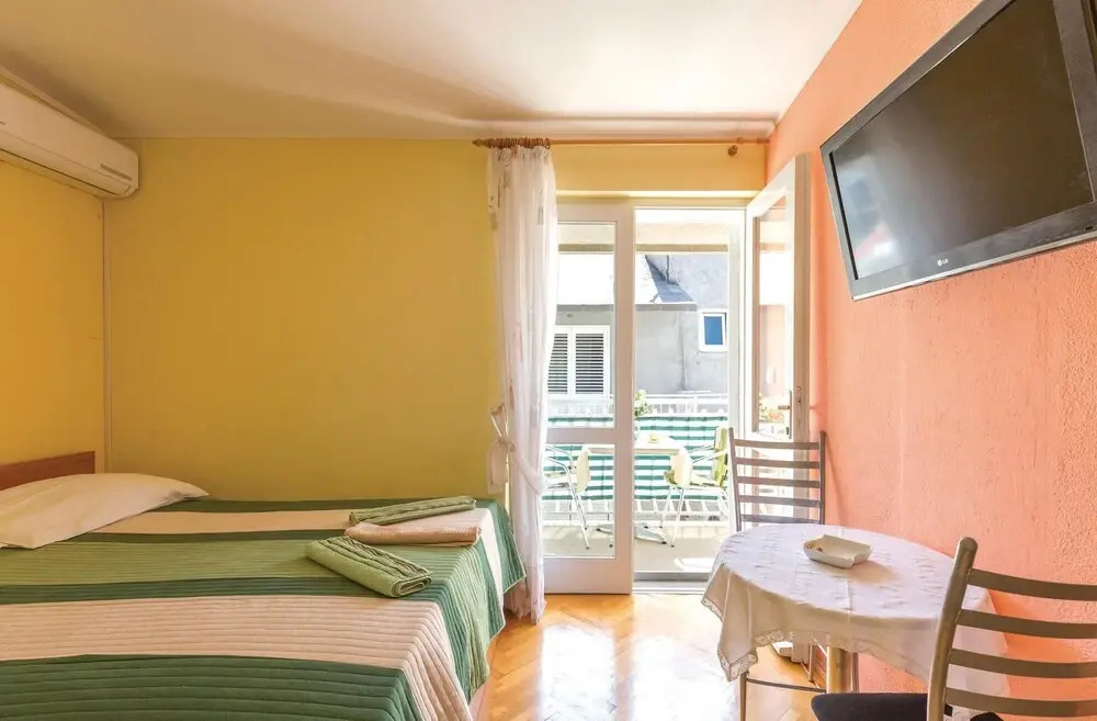 Nice Home in Makarska With Wifi and 0 Bedrooms