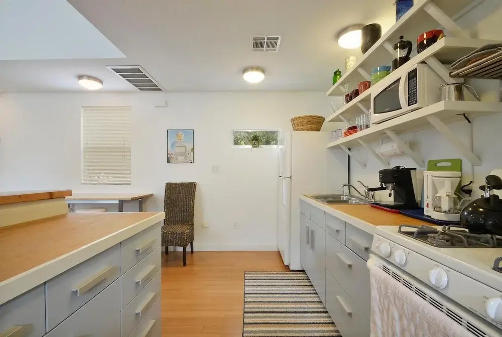 1BR South Austin Steps from 1st by RedAwning