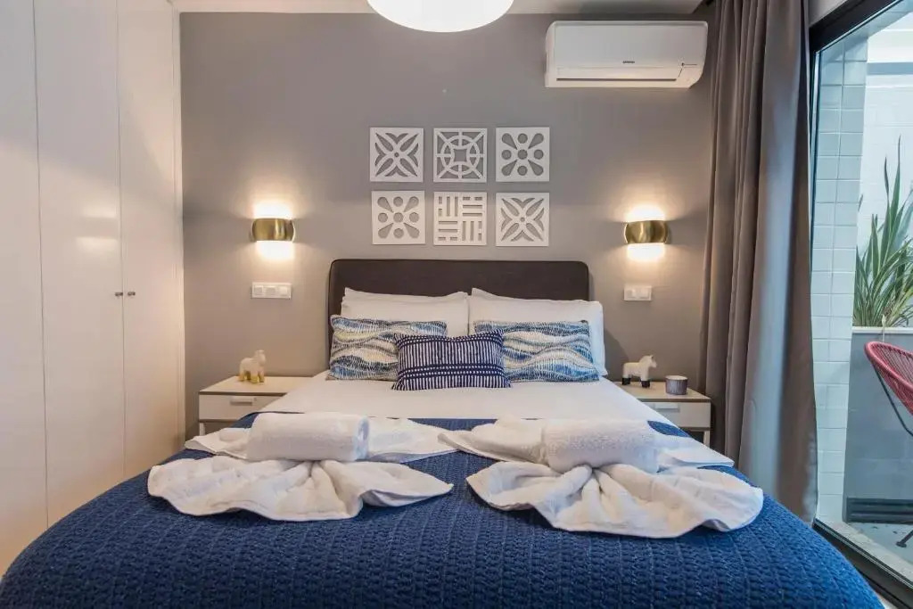 Lovelystay - Modern And Colourful Flat in the Heart of Graça