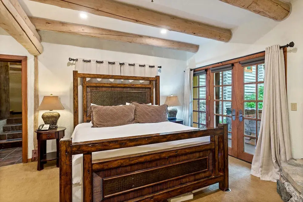 Pine Inn at Trail's End Lodge - Three Bedroom Residence with Den and Spa #5 3 Condo