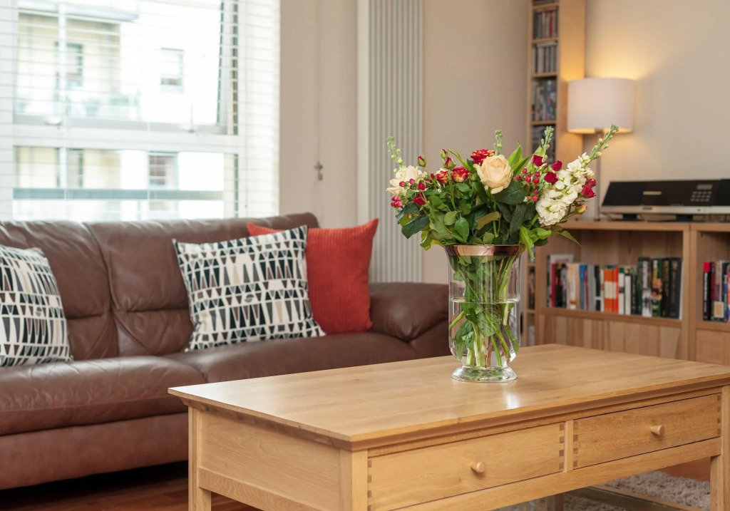 The Holyrood Road Residence - Rsa 120172