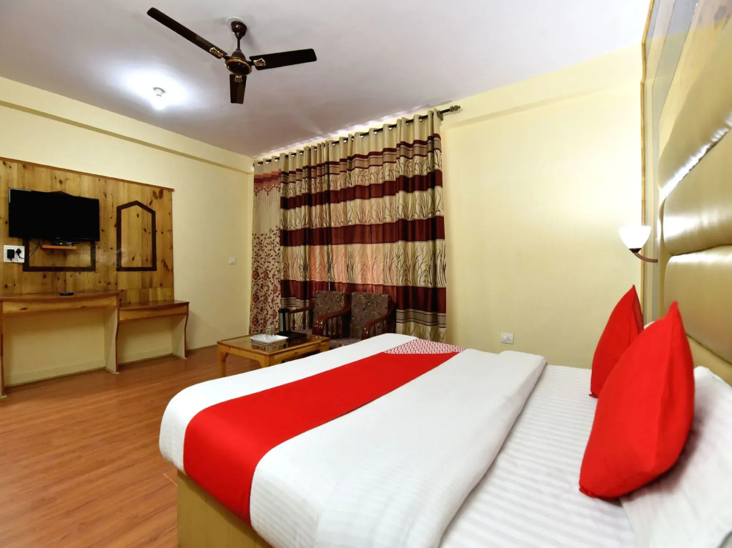OYO 12425 Neha Palace