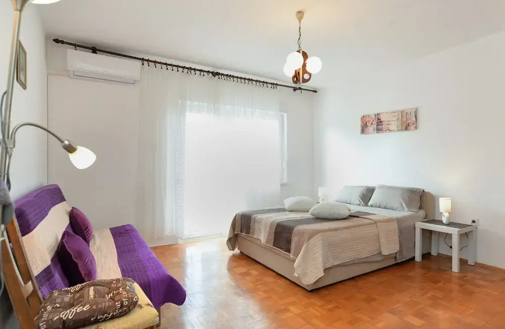 Apartment 1822