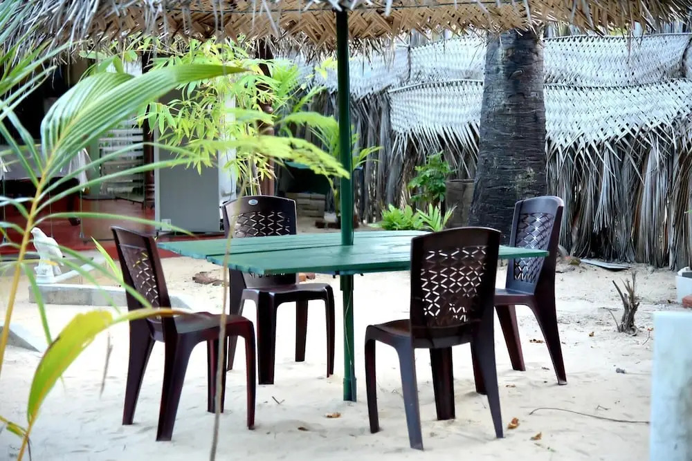 Naaval Beach Villa & Rooms