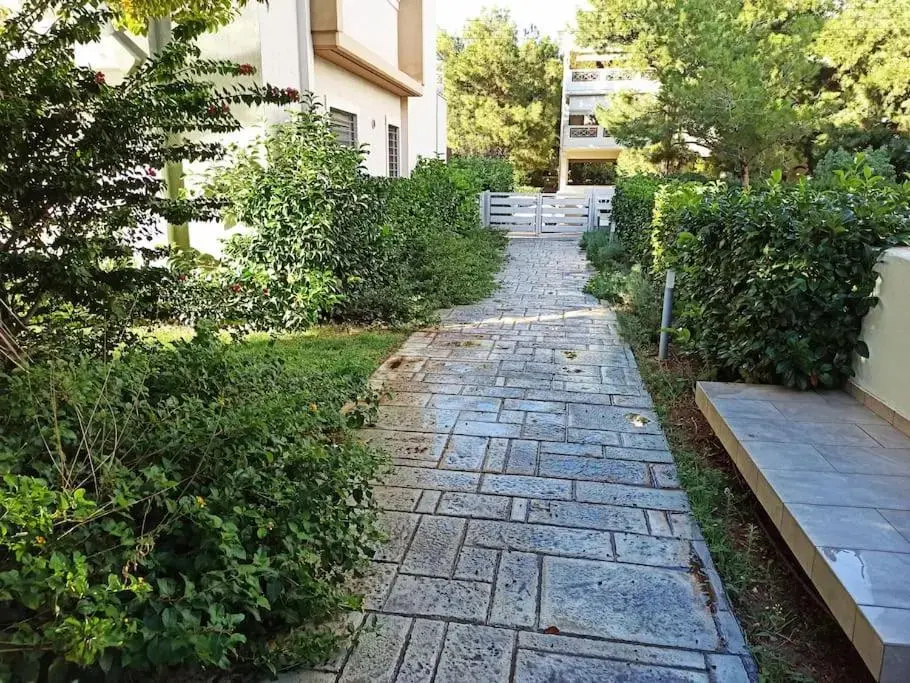 Nikola's 4 season apartment by the sea and airport