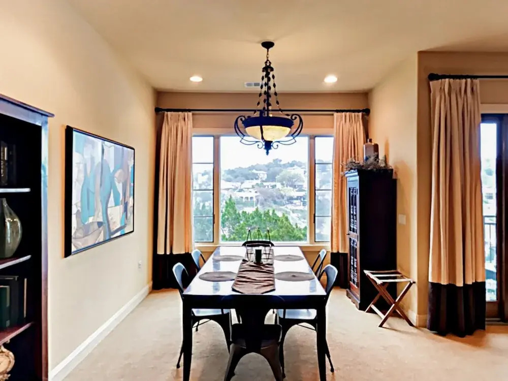 416 Lakeway - 3 Bedroom Condo