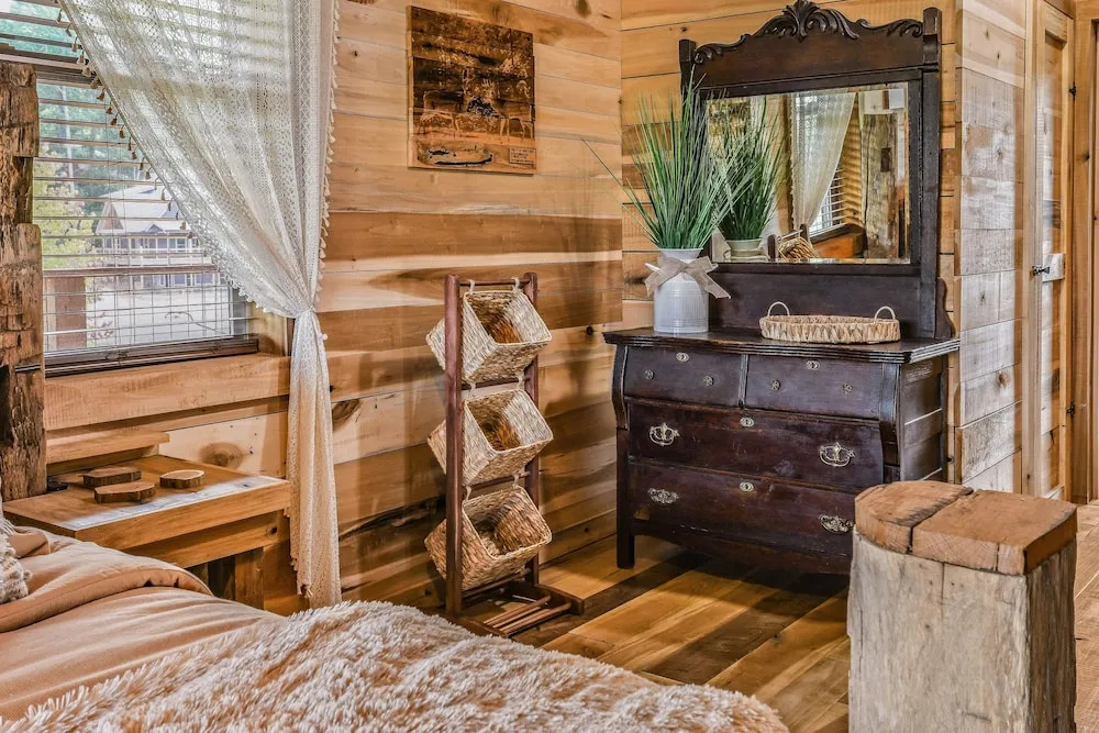 Just Like Paradise 4 Bedroom Cabin by RedAwning