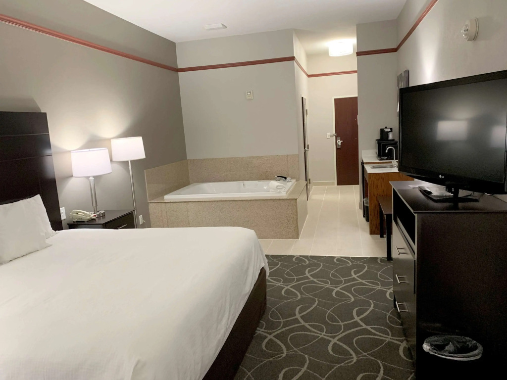 Best Western Limestone Inn and Suites