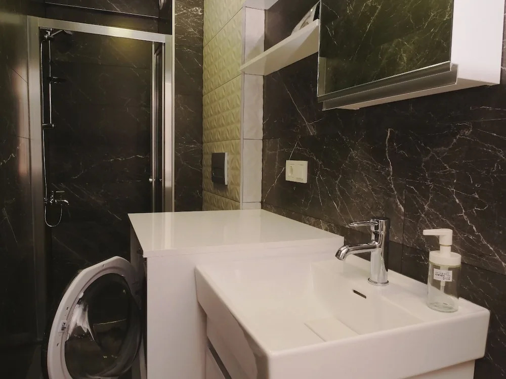 NO24 Suites