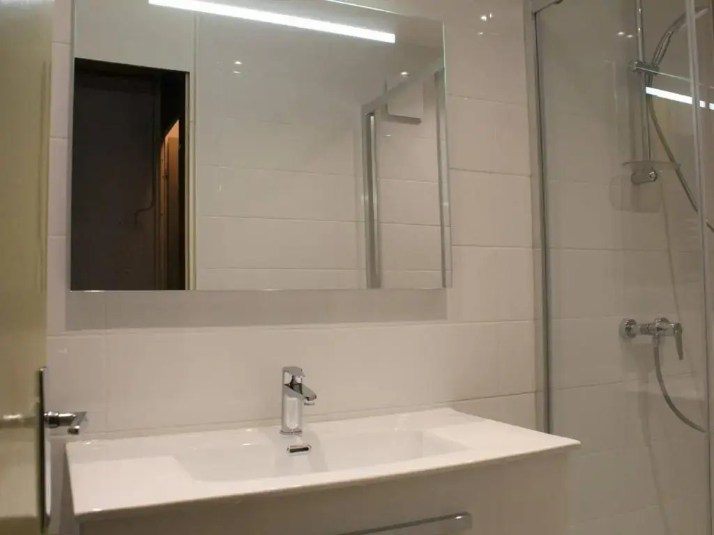 Appartement Vars, 1 pièce, 6 personnes - FR-1-330B-29